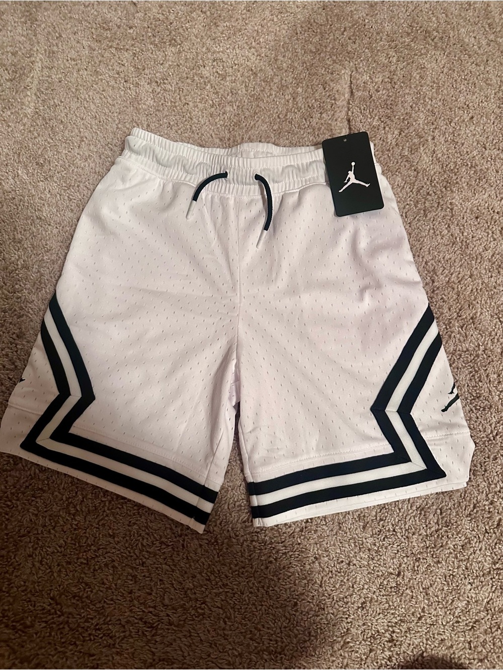 Jordan White & Black Trim Mesh Basketball Shorts - Kids (Youth Medium)